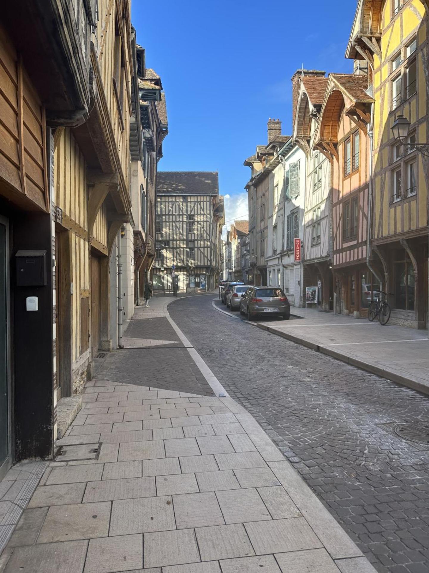 Maison Atypique En Centre-Ville Троа Екстериор снимка